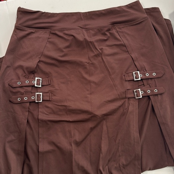 [Halara] NWT Waisted Decorative Buckle Split 2-in-1 Maxi
Casual Skirt - Picture 10 of 12